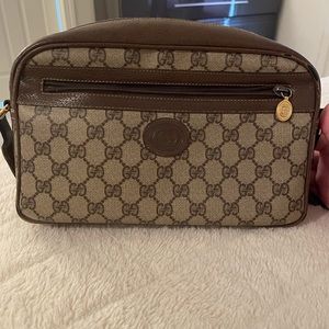 **SOLD** Vintage Gucci crossbody bag **SOLD**